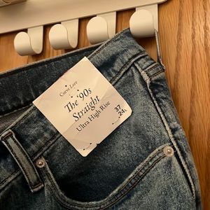 Abercrombie Curve Love 90s Ultra High Rise Straight Jean 24L NWT